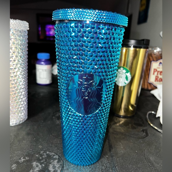 Starbucks 2023 Blue Chrome
Studded Venti 24oz Tumbler with Straw - Picture 5 of 6